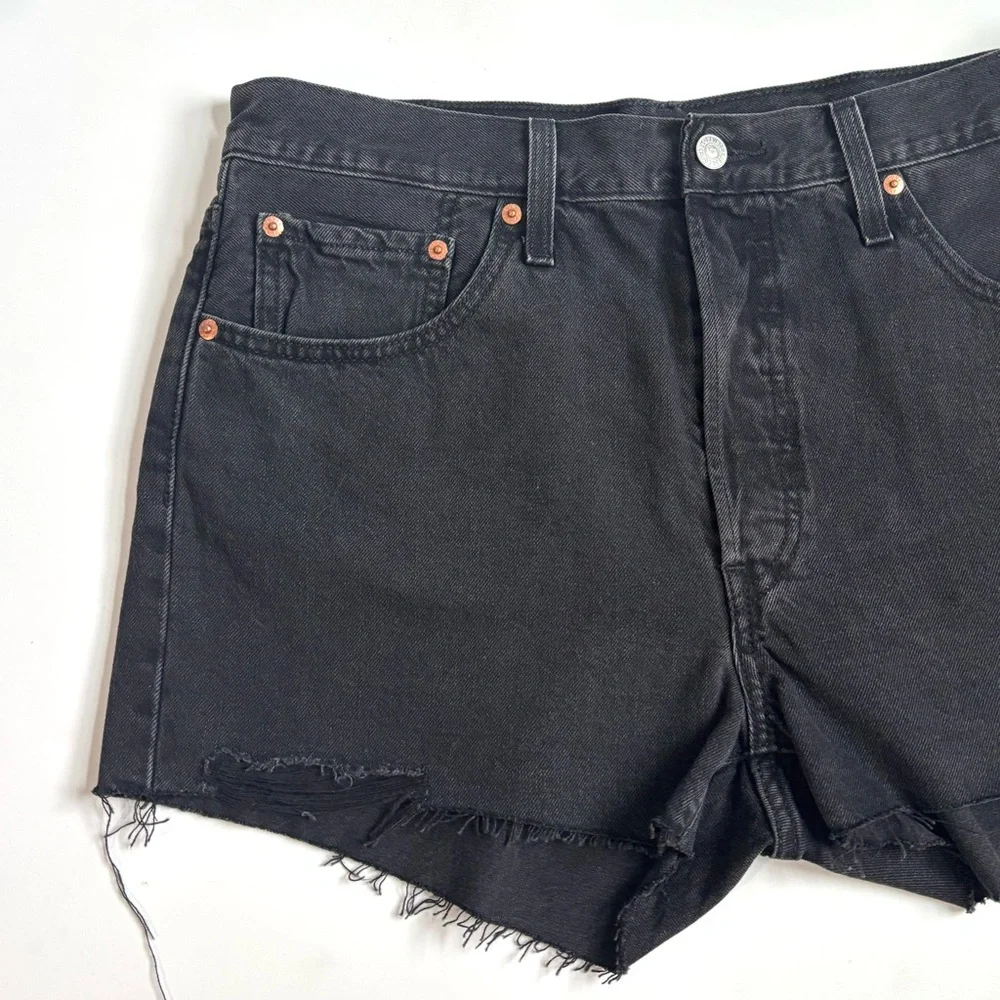 Levi’s 501 High Rise Raw Hem Black Denim Jean Shorts Size 32